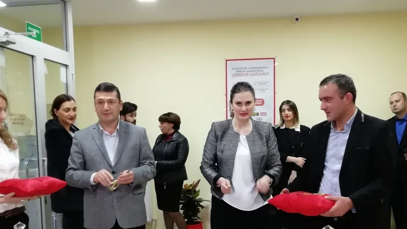 ქუთაისში "ემბისი"-ს სერვის ცენტრი გაიხსნა